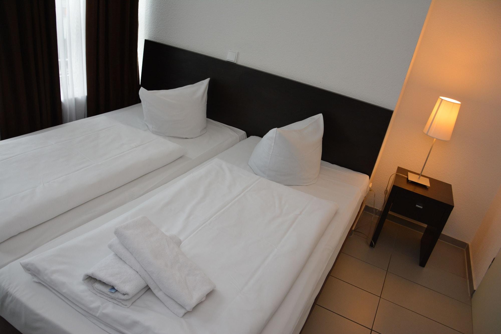 Mosel Hotel Frankfurt am Main Buitenkant foto