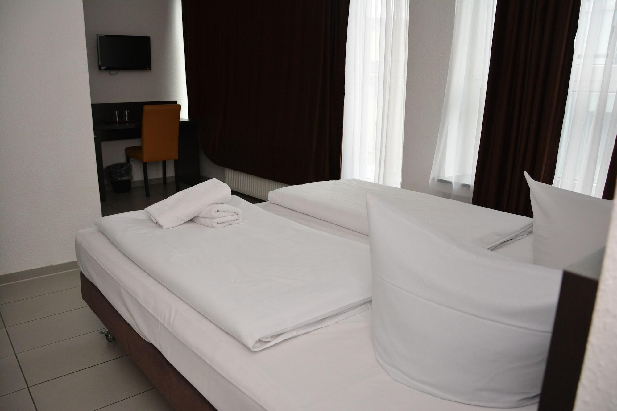 Mosel Hotel Frankfurt am Main Buitenkant foto