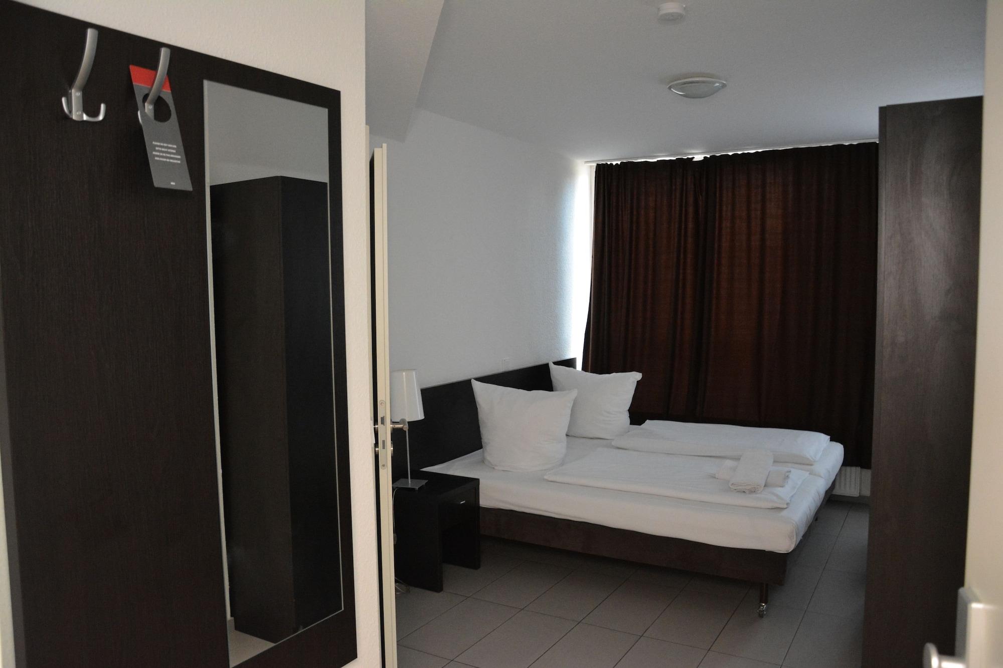 Mosel Hotel Frankfurt am Main Buitenkant foto